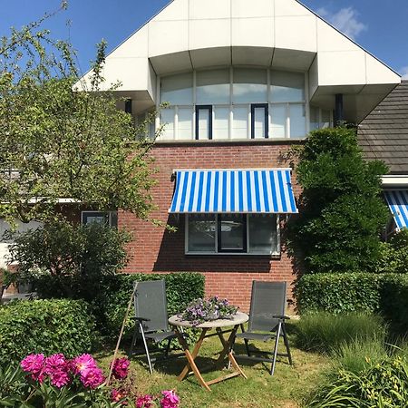 Gastenverblijf Villa Buitenplaats Wergea Contactloos Inchecken Naarderburen Dış mekan fotoğraf
